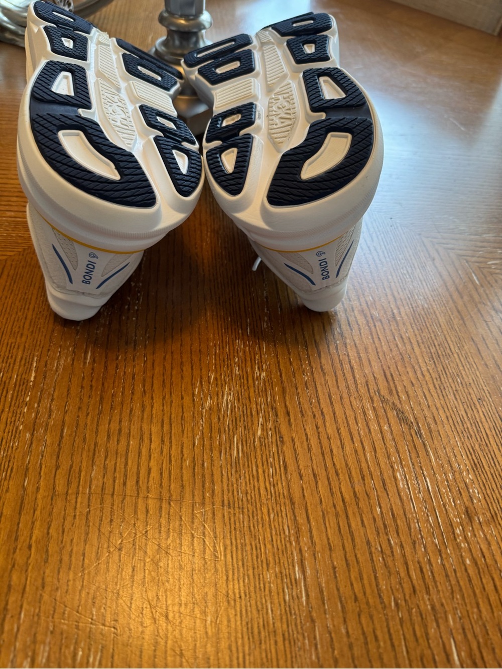 Hoka Bondi 9, Women, 8B White Grout/Yellow Trim Athletic Shoes Like New - Picture 4 of 7